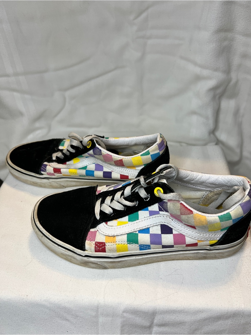 Vans Old Skool Sneakers in Black w/ Rainbow Checkerboard. Big Kid 5.5/Womens 7